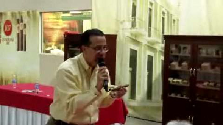 David Savona Smokes A Cigar With 5 Wrappers