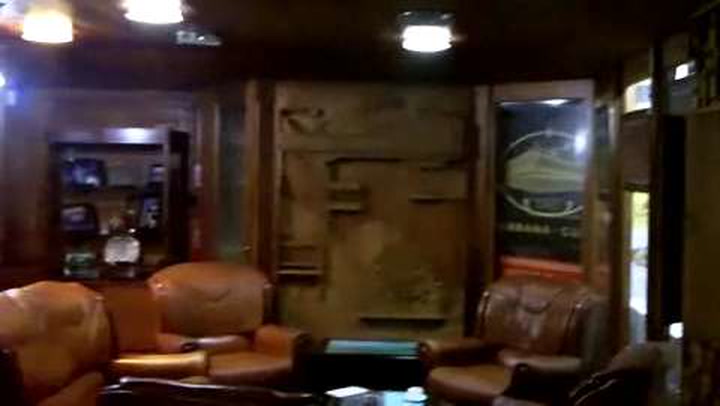 World's Busiest Cuban Cigar Shop