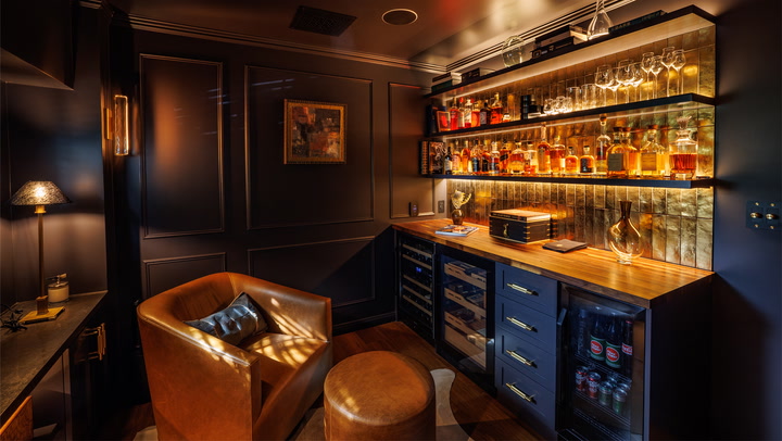 Justin Schuchardt Cigar Room