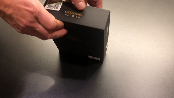 Unboxing Cohiba 55