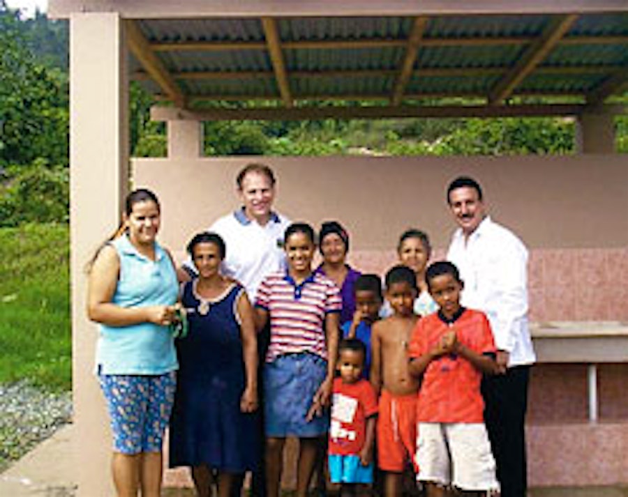 Fuentes, Newmans Raise Money for Dominican Charity