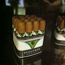 Vegueros upright cuban cigar box.
