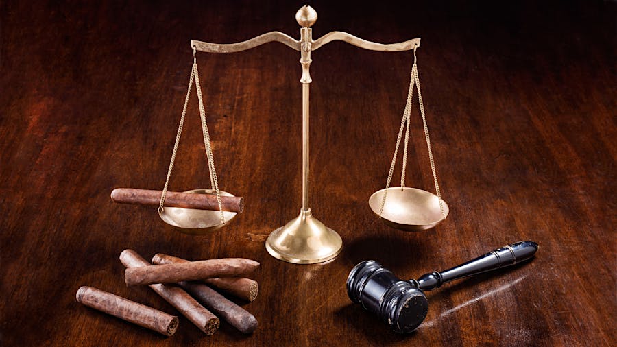 Virginia Votes Down Bill To Allow Alcohol In Cigar Shops