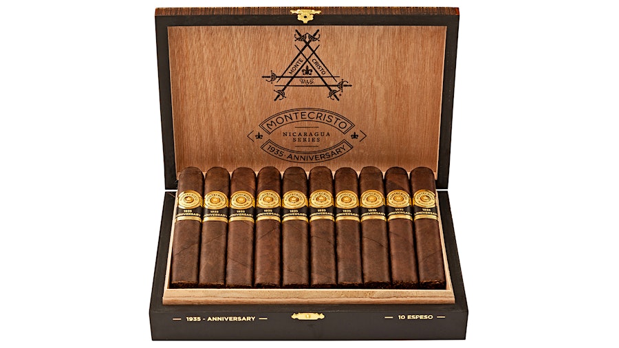 Montecristo 1935 Anniversary Nicaragua Getting Thick, New Size
