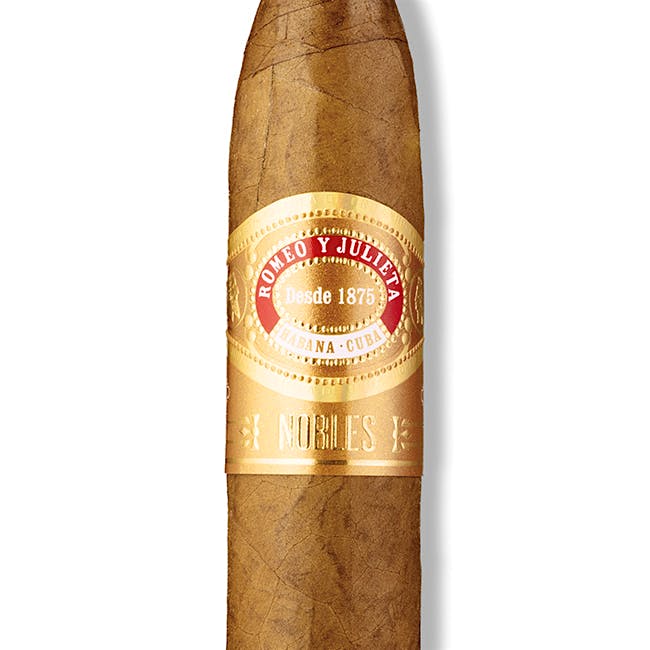 Romeo y Julieta Línea de Oro Nobles