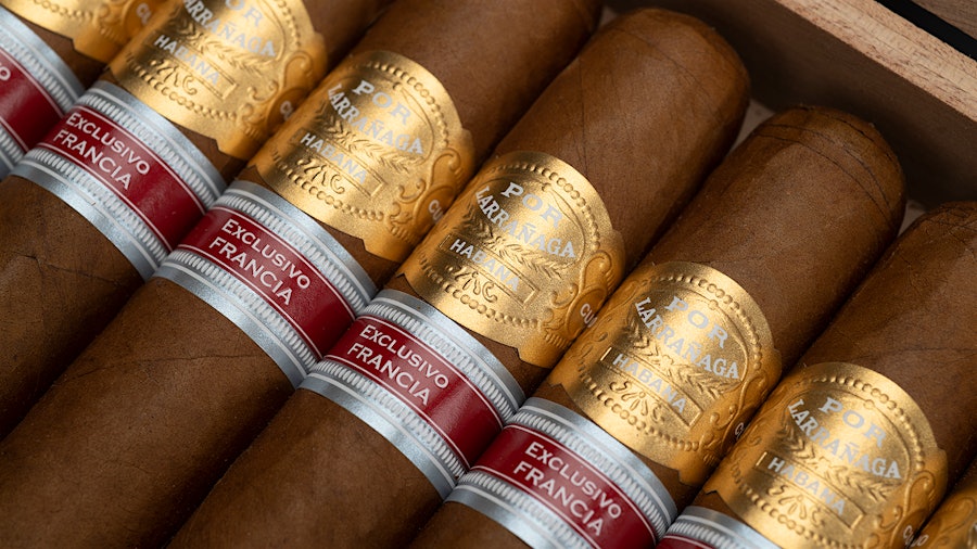 A Cuban Por Larrañaga Just For France