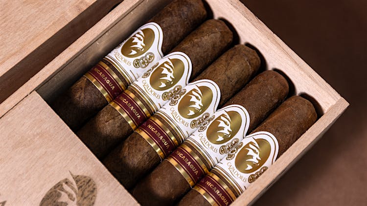 Budget Handmade Smoke From La Aurora