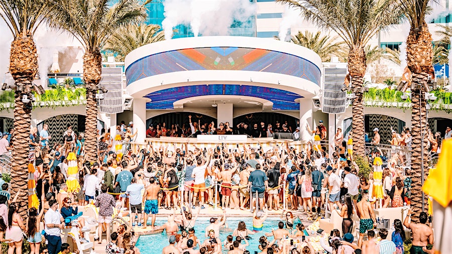Vegas Pool Season