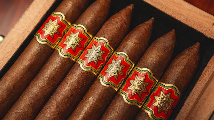 The Return Of Knight Commander From Foundation Cigar
