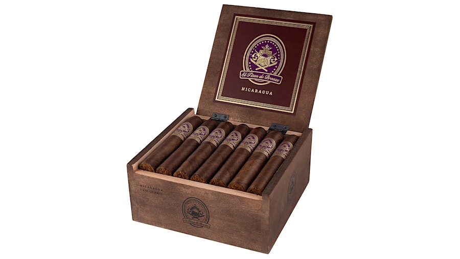 El Titan de Bronze Goes Nicaraguan