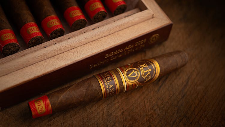 Oliva Debuting Perfecto Made With Tobaccos From Exceptional Growing Years