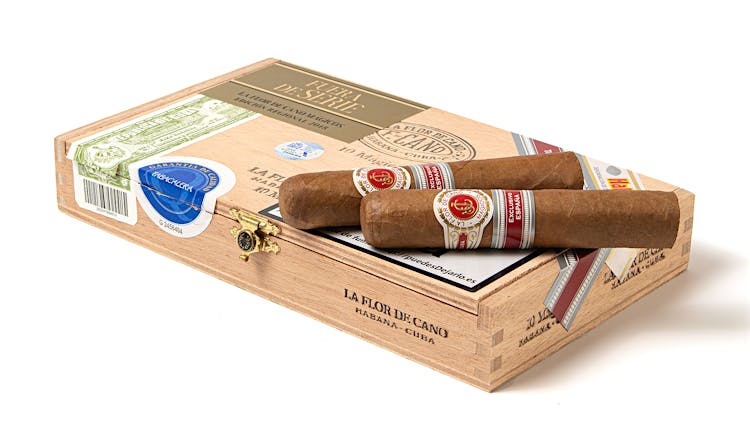 Spain’s Cuban La Flor De Cano Mágicos Returns Under Aging Program