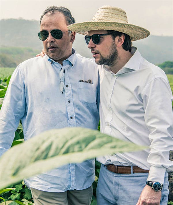 J. Cortés J. Cortés